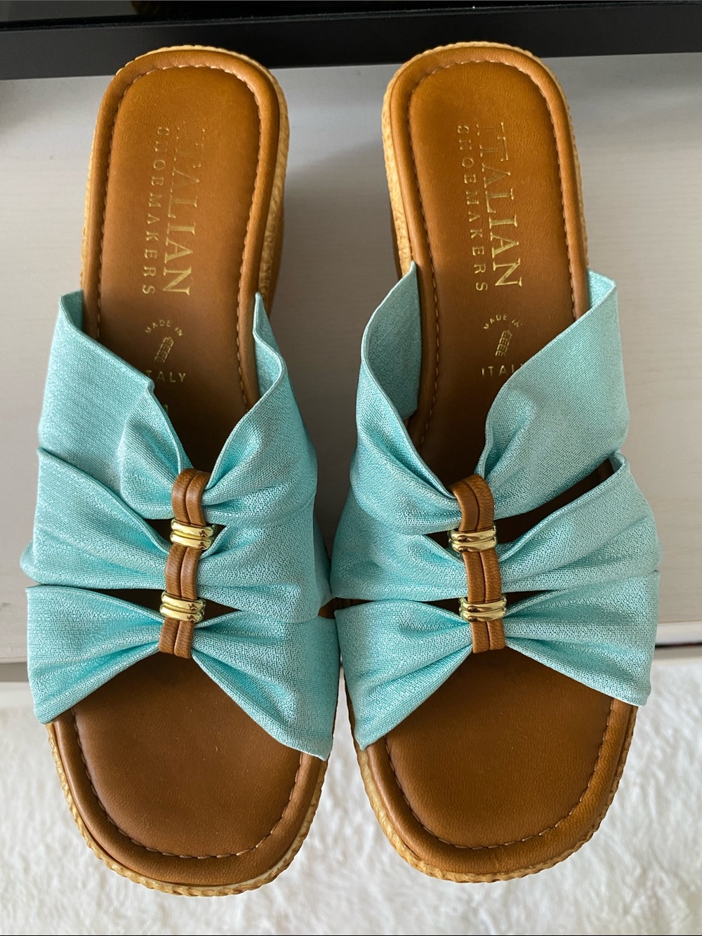 Like New Italian Shoemakers baby blue sandals size 11